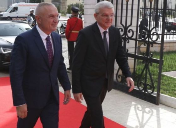 Predsjednik Albanije dočekao Džaferovića uz vojne počasti