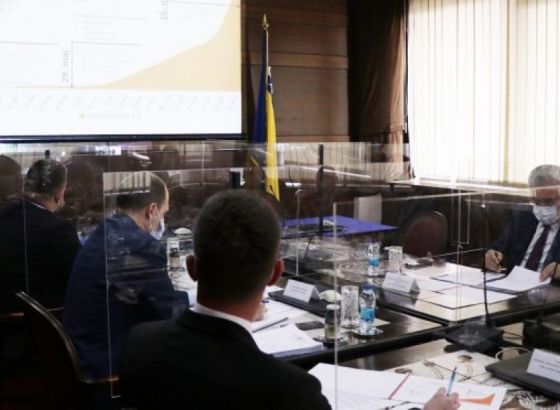 Sastanak premijera Novalića, federalnih ministara i premijera kantona (VIDEO)