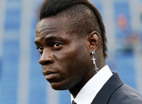 Baloteli između Brazila i Engleske