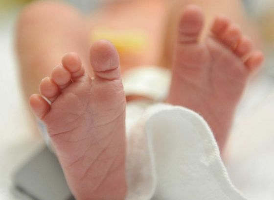 Da li je sigurno dojiti bebu ako majka ima COVID-19?