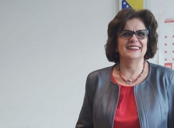 Kupovina skupocjenih automobile za političare ugrožavanje je života građana