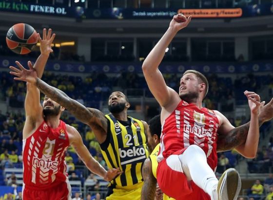 Olimpijakos savladao Zvezdu, debakl Fenera u Berlinu