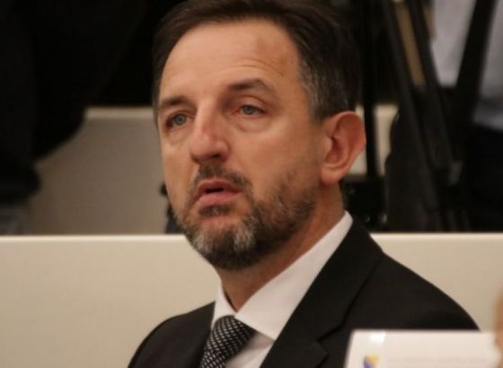Mahmutović: Nema političke volje za izmještanje crkve iz dvorišta Fate Orlović