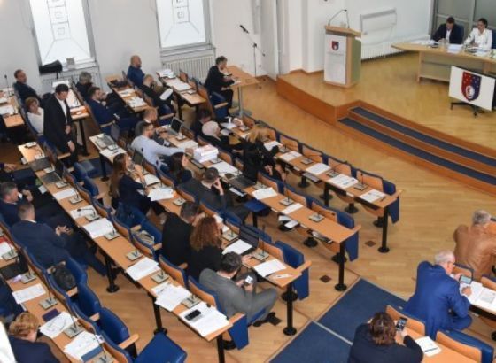 Skupština KS - Policija KS efikasno odgovorila na migrantske nerede u Blažuju