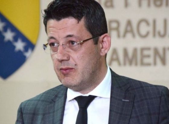 Čampara predlaže izmjene zakona kojima se ukida "bijeli hljeb" bivšim načelnicima