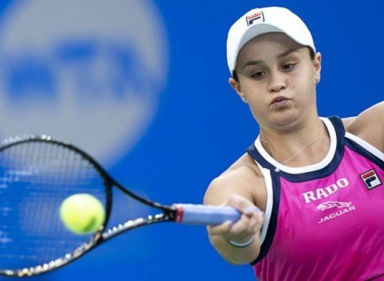 Prošlogodišnja šampionka eliminisana sa AO, Barti prošla dalj