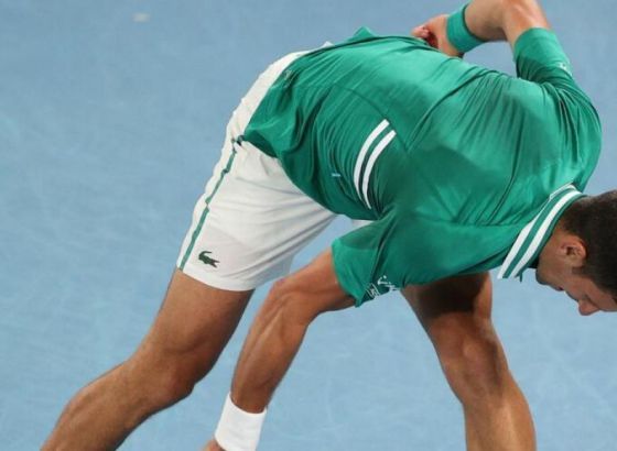 Đoković polomio reket, pa osvojio treći set protiv Zvereva