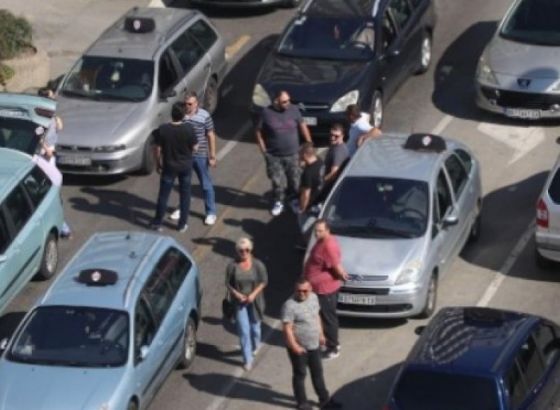 Ljubljanski taksisti prosvjedovali zbog obveznog testiranja