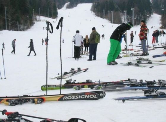 U martu na Bjelašnici skijaški 'Telemach Children Speed Camp 2021'