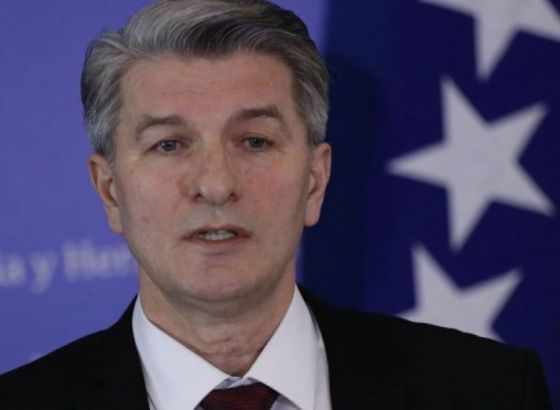 Mehmedović: Otkloniti zakonske prepreke za nabavku vakcina