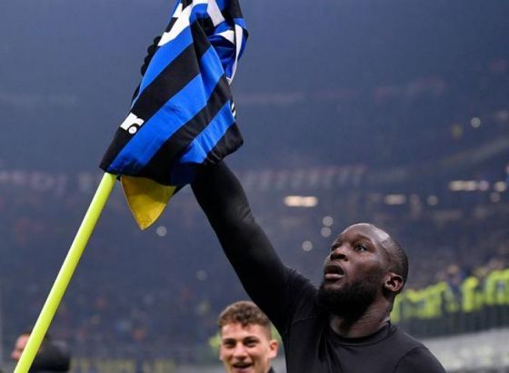 Inter duguje novac za Lukakuov transfer: Mančester traži Lautara ili Škrinjara