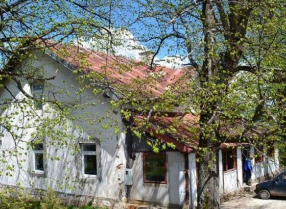 ‘Juniori za seniore’ u obnovi planinarskog doma na Ozrenu kod Sarajeva