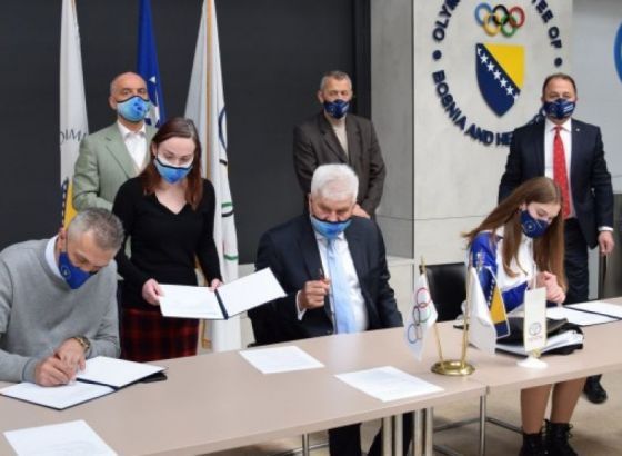 Olimpijski komitet BiH nagradio mladu plivačicu Lanu Pudar