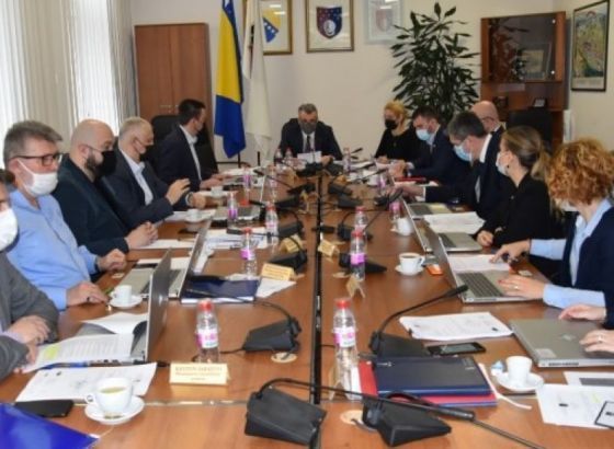 PRATITE UŽIVO: Hitna sjednica Skupštine KS o ublažavanju ekonomskih posljedica