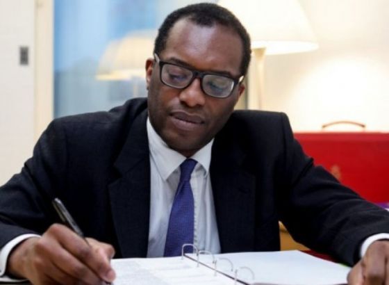 Kwarteng: Britanija nema viška vakcina za druge zemlje