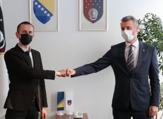 Potpisan novi Kolektivni ugovor za državne službenike u KS-u