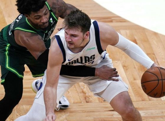 Luka Dončić igrač nedjelje na Zapadu, Holidej na Istoku
