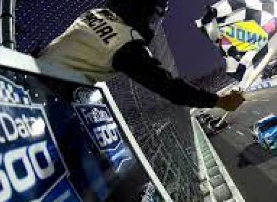 NASCAR: Trueks najbolji u Martinsvilu