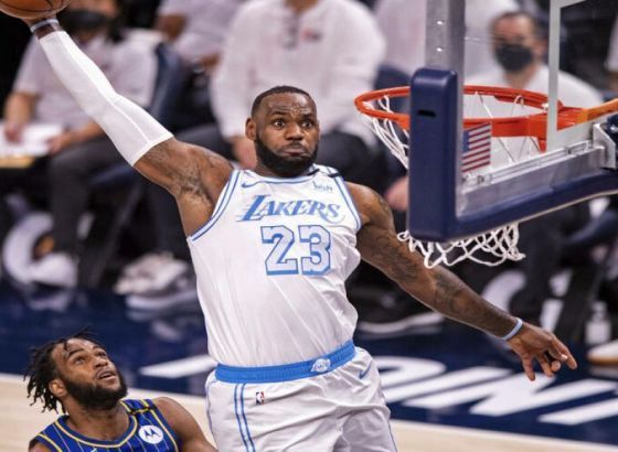 Vratio se Lebron - Lejkersi pobijedili, moćni tripl-dabl zvijezde Niksa