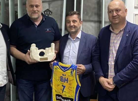 Mostarski gradonačelnik poželio dobrodošlicu košarkašicama BiH