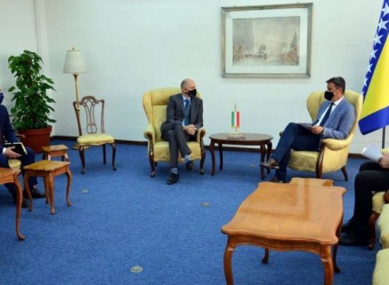 Premijer Novalić razgovarao s mađarskim ambasadorom Posom