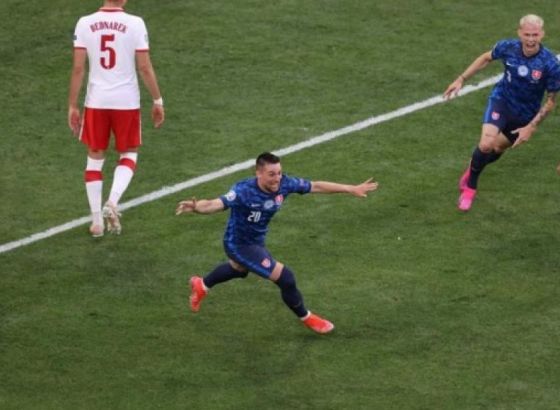 Slovačka s igračem više do uvodne pobjede na EURU