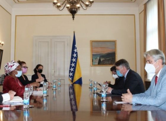 Komšić se sastao sa podsekretarkom UN-a: UN neće šutjeti na poricanje genocida