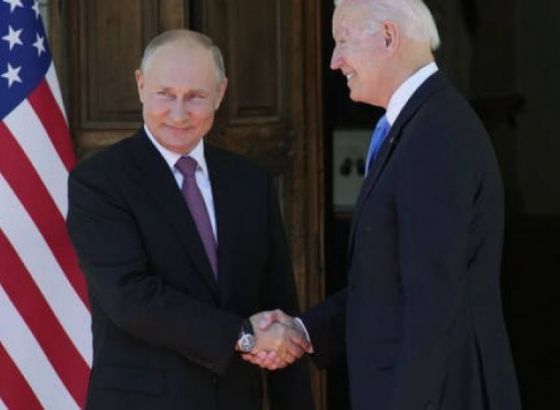 Putin i Biden razmijenili stavove, obećali vratiti ambasadore