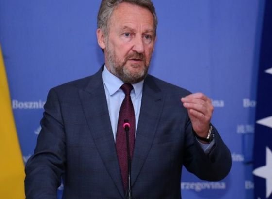 Izetbegović: Crnogorsko čojstvo i Vučićevo bježanje od istine