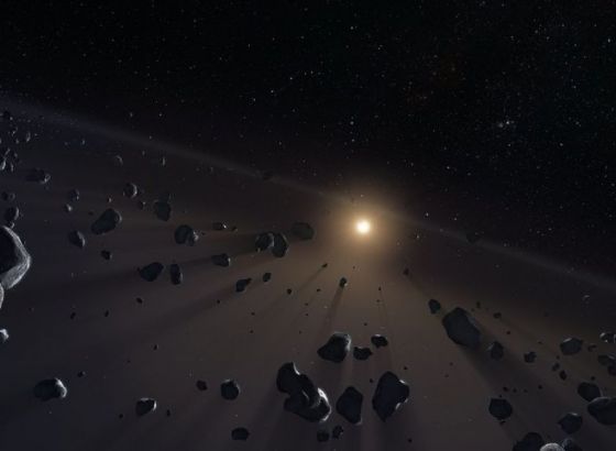 Astronomi oktirli mega objekat koji leti prema Suncu