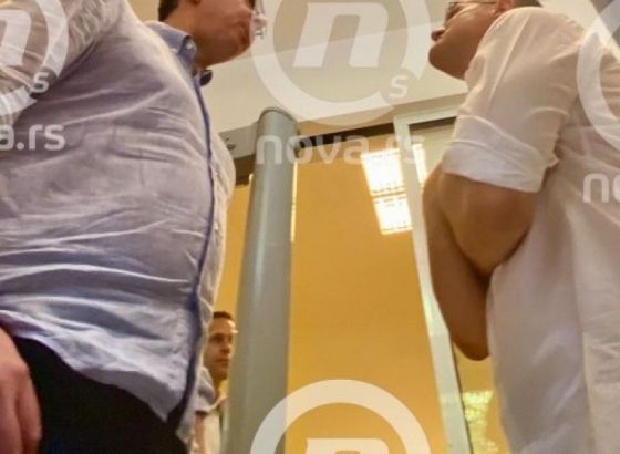 CIRKUS U SRBIJI: Vučić jučer pozvao petoricu opozicionara da dođu da ga tuku, jutros se odazvao Jeremić sa trojicom