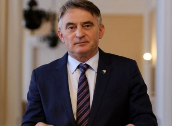 Komšić čestitao Đukoanoviću Dan državnosti Crne Gore