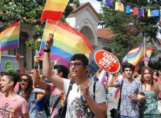 Vjenčanje kod matičara čeka 20 istospolnih parova u Crnoj Gori