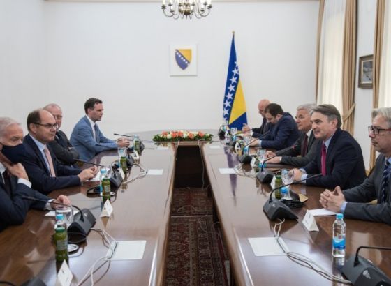Komšić i Džaferović sa Schmidtom - Provesti iscrpne reforme na evropskom putu