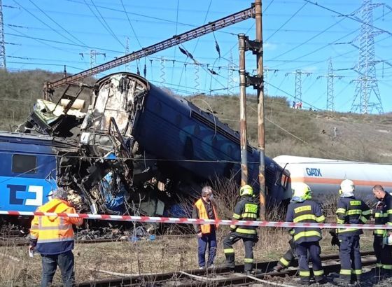 Dvije osobe poginule i više od 40 povrijeđeno u sudaru vozova u Češkoj