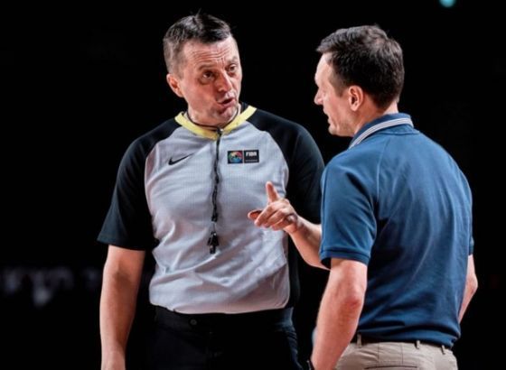 Zurapović sudi košarkaško finale SAD – Francuska na OI u Tokiju
