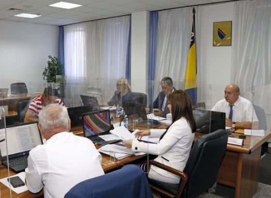 Vlada FBiH usvojila izvješće Akcijskog plana za uništavanje ambrozije