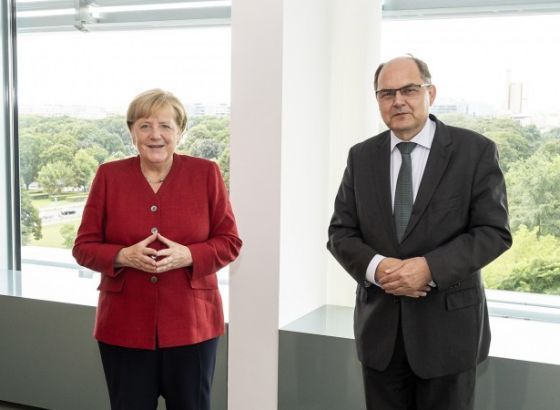 OHR - Kancelarka Merkel osigurala punu podršku visokom predstavniku Schmidtu