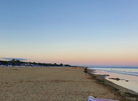 Zabranjeno kupanje zbog onečišćenja mora na dijelu plaže Klenovica