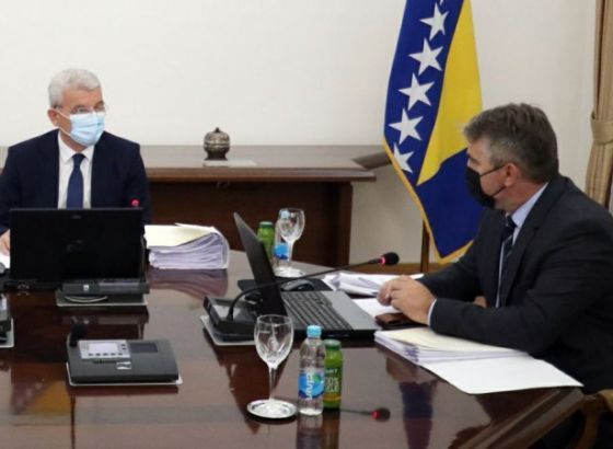 Srbija štiti optužene za genocid, sudovi evropskih država razotkrili političke motive njihovih optužnica