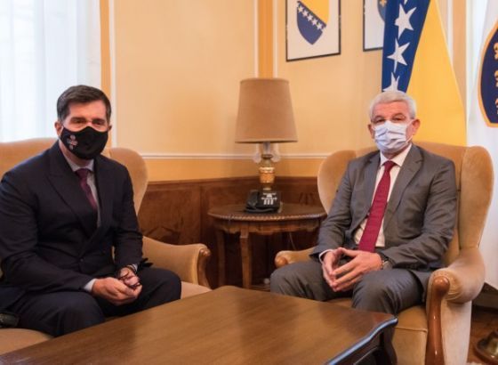 Džaferović i Nelson o potrebi otklanjanja blokada u radu državnih institucija