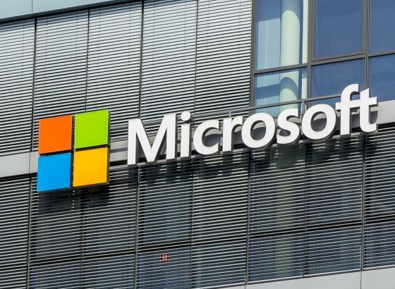 Microsoft predstavio nove kompjutere i pametne telefone s dva ekrana