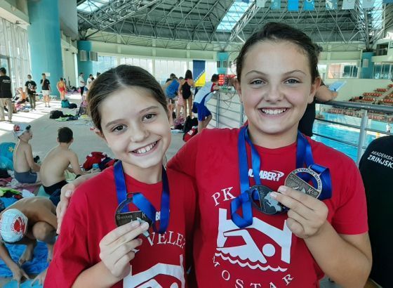 ZAVRŠEN SHARKS KUP: AJNA TALIĆ I DANJA ALIKALFIĆ OSVOJILE TRI MEDALJE, MNOŠTVO LIČNIH REKORDA
