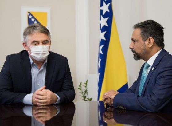 Komšić i Azmi: Dužni smo svakodnevno pričati o onom što se dešavalo u Srebrenici