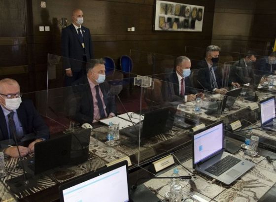 Vlada FBiH produžila važenje naredbi i preporuka Kriznog štaba FMZ-a za 14 dana
