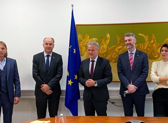 Naša stranka prezentirala prijedlog ustavnih promjena Sattleru i ambasadoru Itou