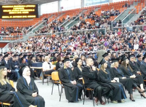 Zenički univerzitet promoviše 469 diplomanta, 44 magistra i četiri doktora nauka