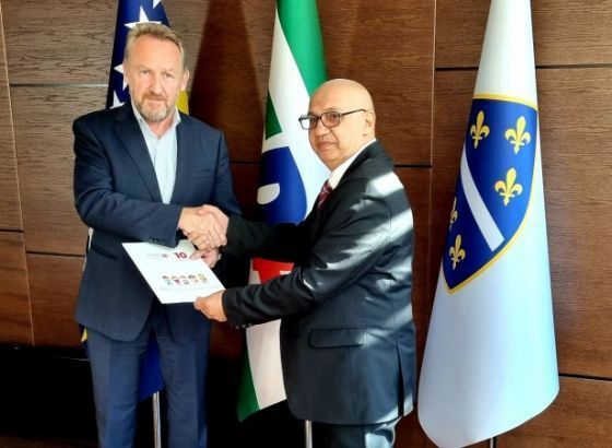 Izetbegović s predsjednikom Romskog informativnog centra „Kala Sari“ Sejdićem
