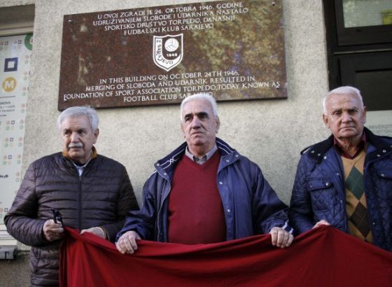 Na ulazu u FIS otkrivena spomen ploča povodom 75. rođendana FK Sarajevo