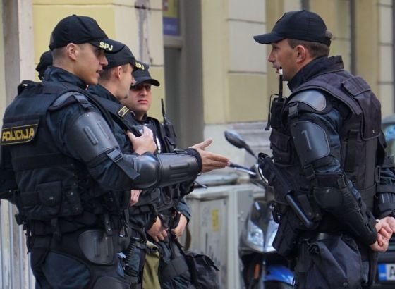FUP - Brzom akcijom policije u Sarajevu zbog 'iznude' uhapšene dvije osobe